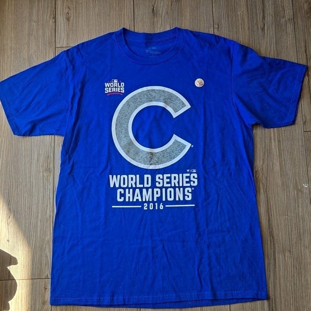 NWOT Fanatics 2016 Chicago Cubs World Series Champions Tshirt